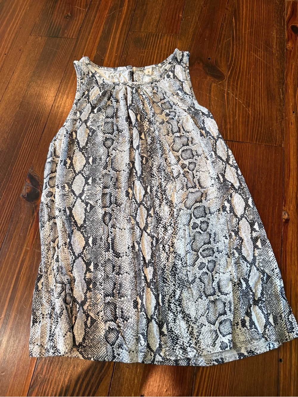 Snake Print Sleeveless Blouse - Black & Gray
